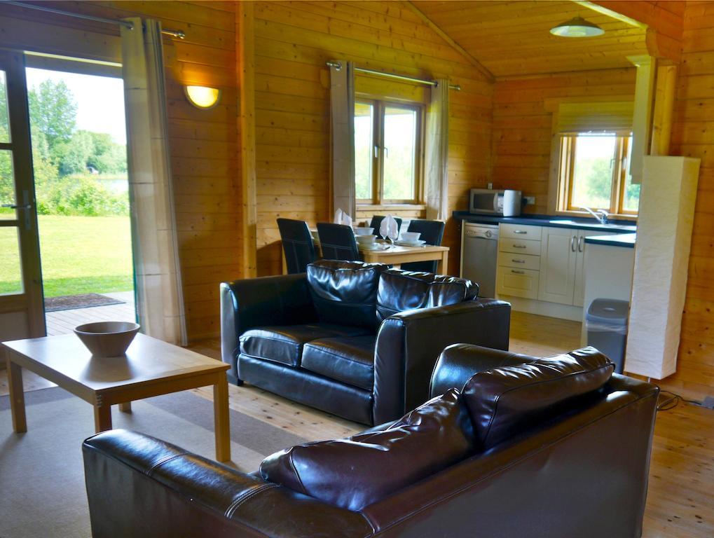 Lake Pochard Holiday Lodges South Cerney Habitación foto